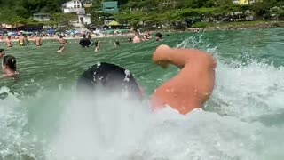 Curtindo uma tarde na praia de Quatro Ilhas, Bombinhas - SC | Som Ambiente