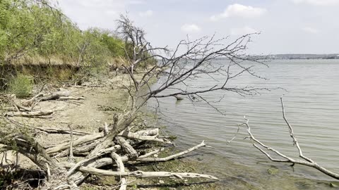 Mountain Creek Lake at Mi Familia Park in Grand Prairie