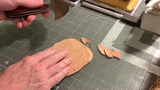 SKIVING LEATHER WITH A CUSTOM ROUND KNIFE