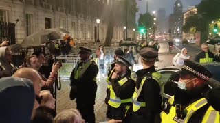 London Citizens chant "Arrest Bill Gates" as the Globalist Loser tries to Drive past the Angry Mob