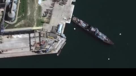 Флагман Черноморского флота крейсер "Москва" выведен из строя