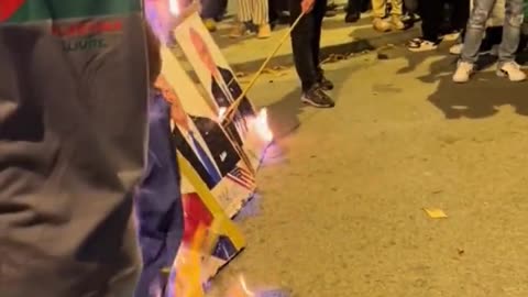 Pro-Hamas Mob In Spain Burns Israeli Flags Along With Picture Of Joe Biden