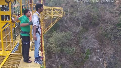 Doing Bungee Jump funny