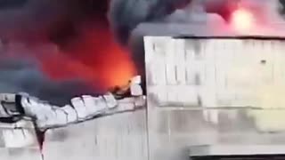 Incêndio de grandes proporções atinge a fábrica da Cacau Show