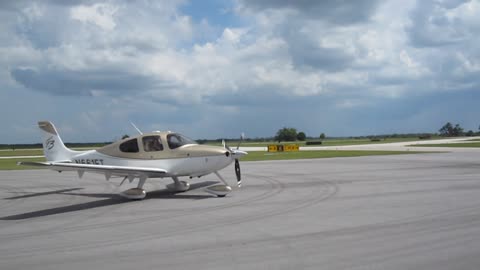 Cirrus SR-22 Turbo N661FT