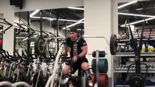 Dude Displays Amazing Workout Skills At The Gym