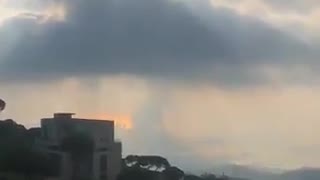Camera (6 miles away) captures Beirut shock wave 27 seconds after explosion