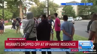 🚨😂 TX Gov just dropped off several hundred illegal aliens in front of Kamala Harris’ home! 😂😂😂😂