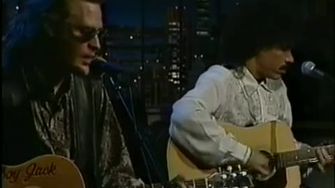 November 1990 - Daryl Hall and John Oates 'So Close' (Acoustic)