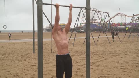 Brendan Meyers' Explanation of How to Do 10 Pull Ups - Really Works!