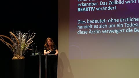 Katharina König, Impfgeschädigt, sprach emotional am 20.4.24 in Zürich