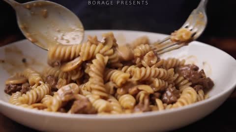 BEEF STROGANOFF PASTA