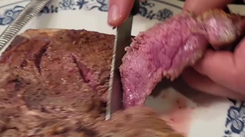 Cutting Steak With A Regular Knife - Hilarious Steak Myth Test#food#steak#dinner#meat#carnivore#fyp