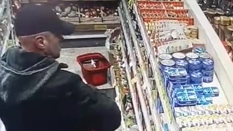 Muškarac snimljen kako krade u sarajevskom marketu