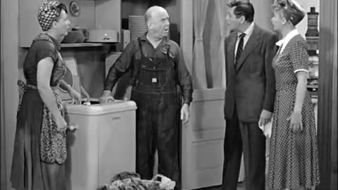 I Love Lucy Season 2 Episode 31 - Never Do Business with Friends