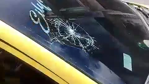 Video: Taxista resultó herido de gravedad tras ser atacado en el centro de Bucaramanga