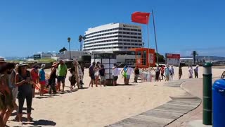 Beachgoers in Plettenberg Bay defy lockdown regulations