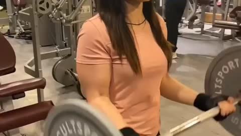 VIRAL TIKTOK GIRL BODYBUILDER🔥