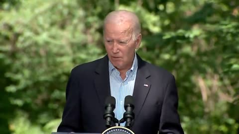 "Now I Yield to..... Who?" - Confused Biden Not Sure What to Do