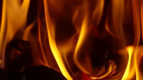 Warming Intense Slow Fire | 4K Relaxing Screensaver