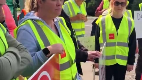 Ireland: Dundrum's 165 population protesting against a plantation of 280 immigrants in their town..