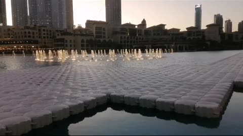 Dubai Fountain show water dance