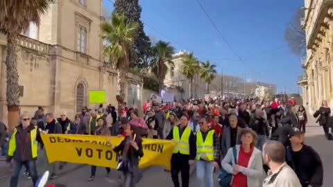 Thousands came out to protest against France’s draconian vaccine pass system today in Périgueux.