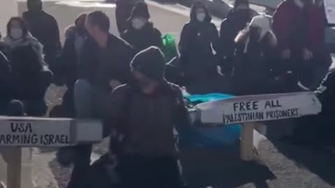 Protesters for Palestine caused traffic disruptions on Brooklyn, Manhattan, Williamsburg bridges