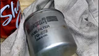 Changing the fuel filter on a 1998 Ford Expedition, Eddie Bauer, 4X4 Triton V8