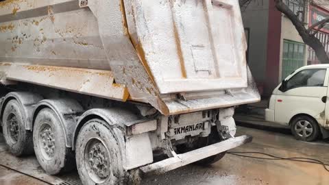 Let Clean the Dirty Truck fully covered with mud