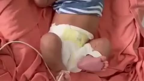 Baby has muscle jitters from mother's injection