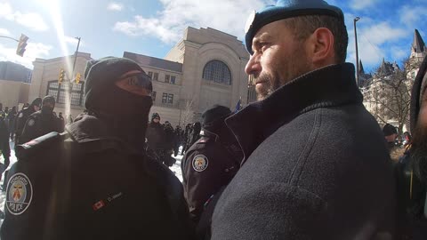 Courageous Veteran face to face with a cowardly officer - Ottawa Feburary 2022