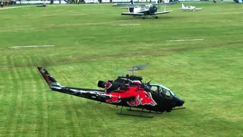 Dangerous Emergency Helicopters and Planes Landing | Aircraft Crashes and Close Calls