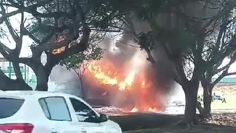fogo destrói caminhão em Sinop 2