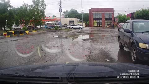 Truck Full of Rubble Smashes Into Traffic