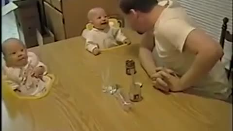Dad made his babies laughing like crazy