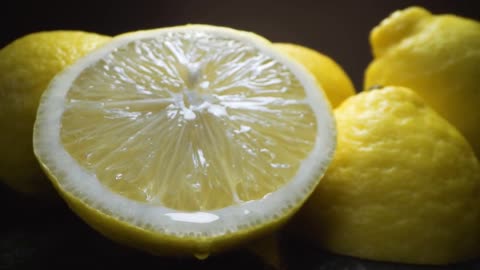 7 Surprising Health Benefits of Drinking Lemon Water