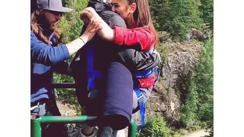 BUNGY JUMPING