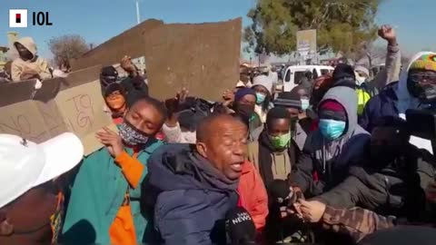 Pimville residents against looters