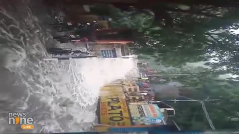 Breaking: Flash Flood Hits Old Courtallam Waterfalls in Tamil Nadu | News9