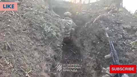 Shocking video from Ukraine:Fearless Ukrainian Soldiers Conquer Russian Trench:Surviving the Grenade
