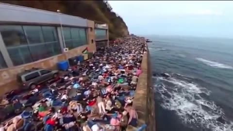 Tausende von Menschen demonstrierten in San Sebastián zur Unterstützung..