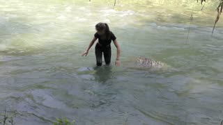 Catching wild fish - Survival skills: Smart girl sets unique traps to catch fish in the river Ep37