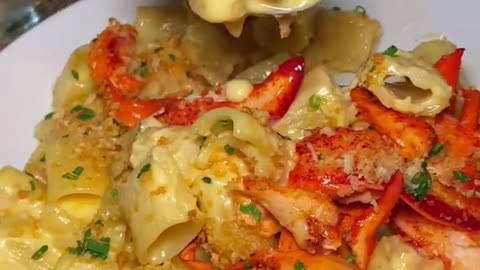 The LOBSTER MAC + CHEESE from Seamore’s in NYC is all you’ll ever need