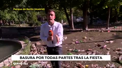 Así quedó el Parque de Berlín en Madrid después de un Macrobotellón