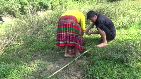 Amazing Fishing Unique Fishing Skills Catch Big Fish On The River - Fishing For Survival