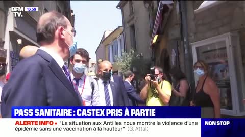 Jean Castex pris à partie par une passante lors de sa visite dans l’Aude