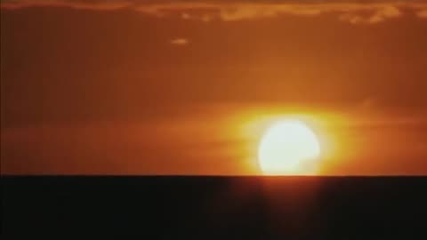 Why Do the Sun and Moon Get Bigger Near the Horizon - Flat Earth-Eric Dubay