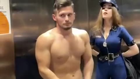 Shmeksss_-_elevator_prank_police_woman_gym_-_PopCornRest