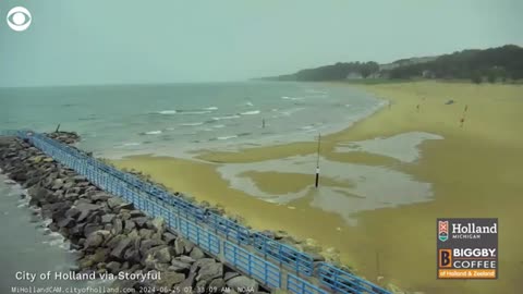 Watch a meteotsunami strike a Lake Michigan shoreline CBS News